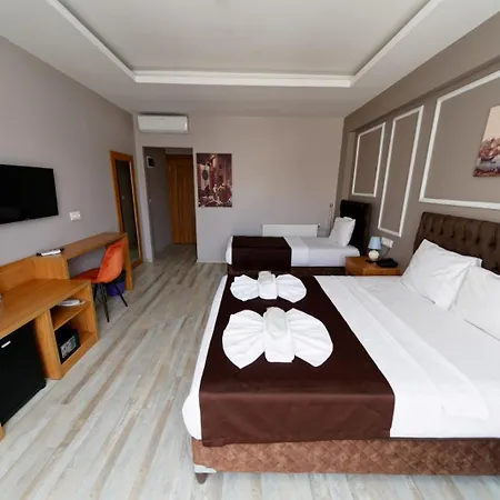 Kral & Hotel *