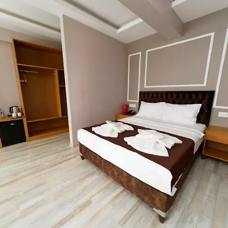 Hotel Kral & *