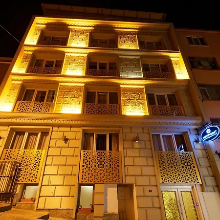 Kral & Hotel *
